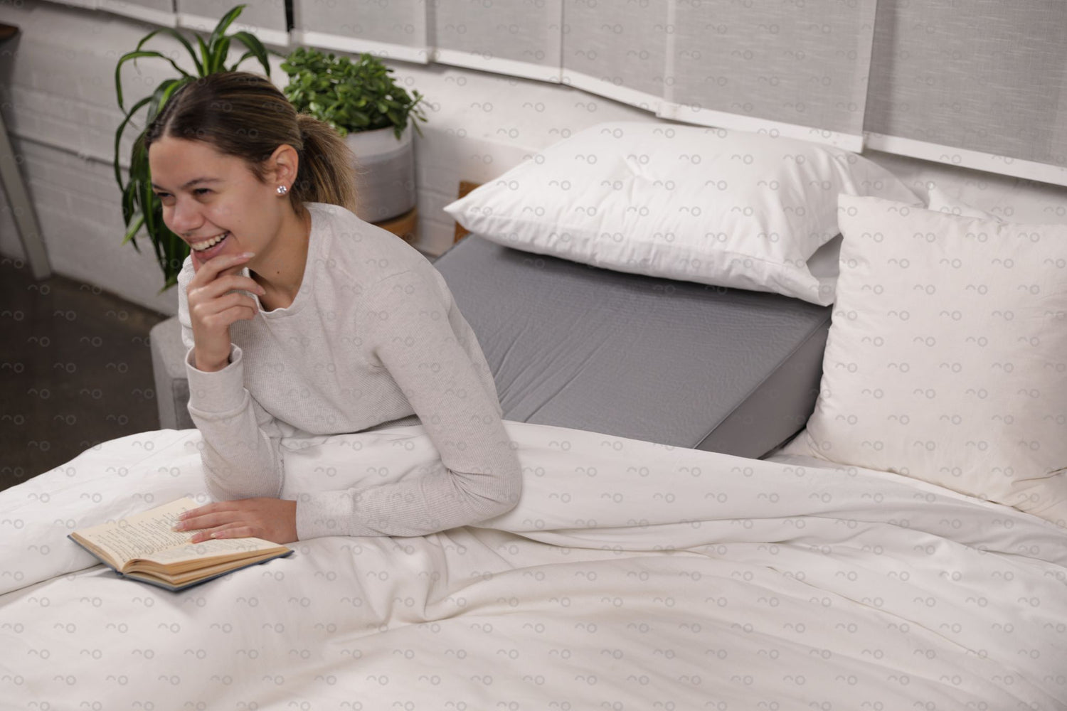 How Does Elevating Your Head Help Acid Reflux? Travelwedge PRO Self